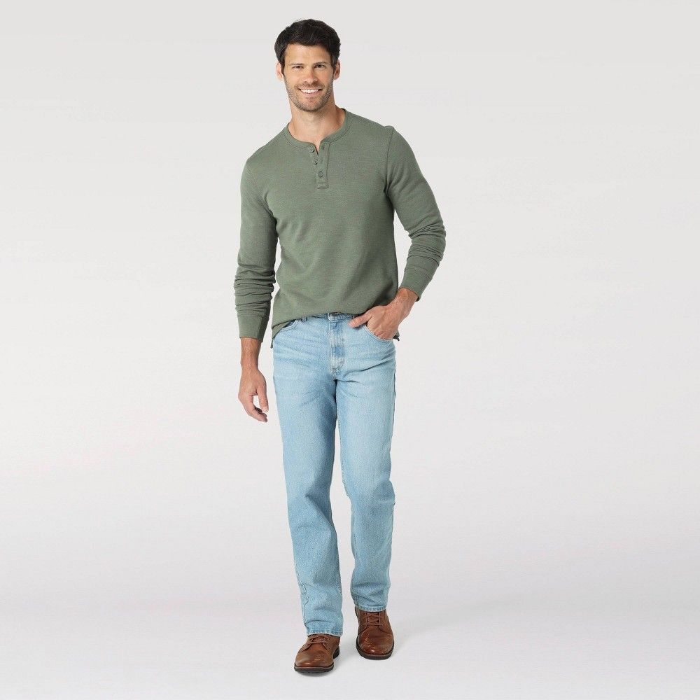 Wrangler Mens Regular Fit Straight Stretch Jeans | Connecticut Post Mall