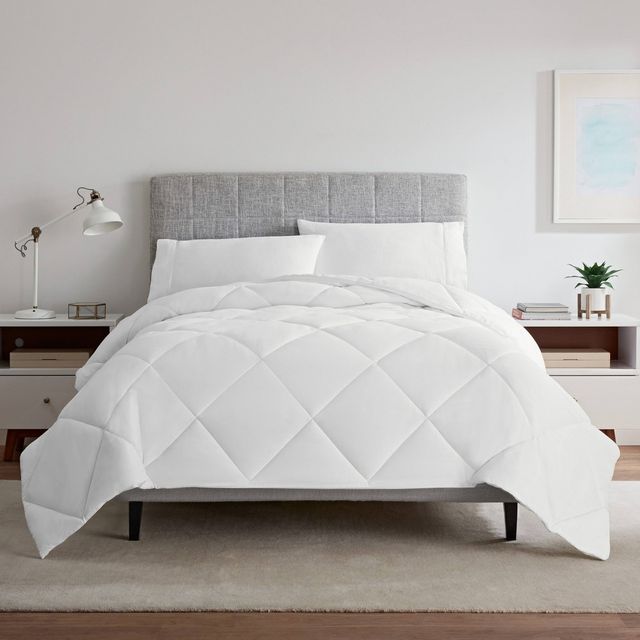 Serta King Year Round Down Alternative Comforter: Machine Washable, Stain & Water-Resistant, Lace Trim, Polyester Fill