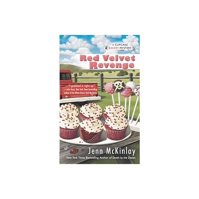 Red Velvet Revenge - (Cupcake Bakery Mystery) by Jenn McKinlay (Paperback)