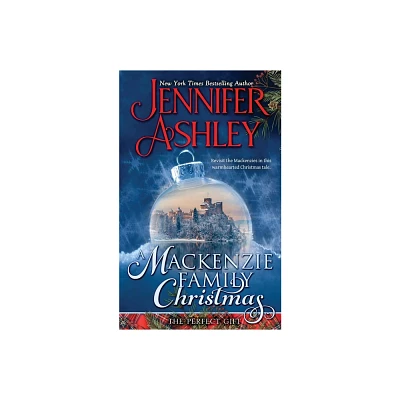 A Mackenzie Family Christmas - (Mackenzies) by Jennifer Ashley (Paperback)