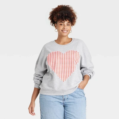 Womens Gingham Heart Graphic Sweatshirt