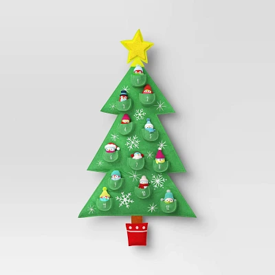 31 Featherly Friends Christmas Tree Hanging Fabric Countdown Calendar Green - Wondershop