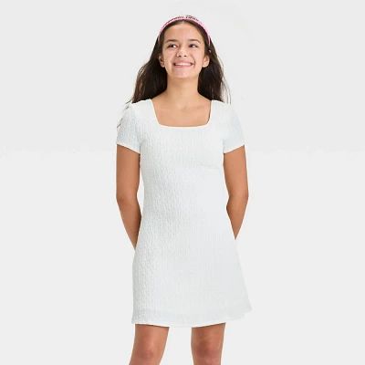 Girls Short Sleeve Square Neck Textured Dress