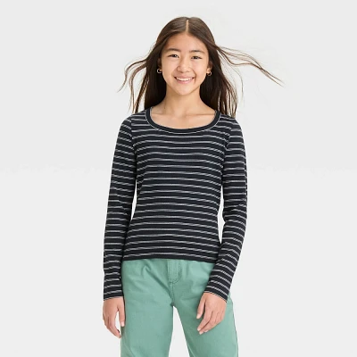 Girls Long Sleeve Scoop Neck Shirt