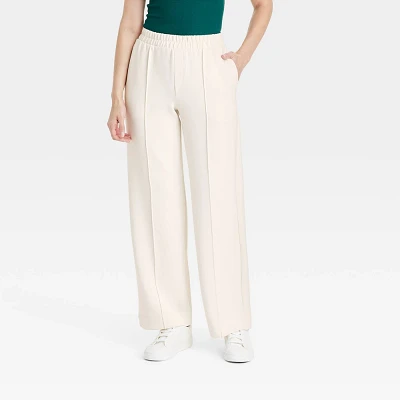 Women High-Rie Straight Leg Pull-On Pant