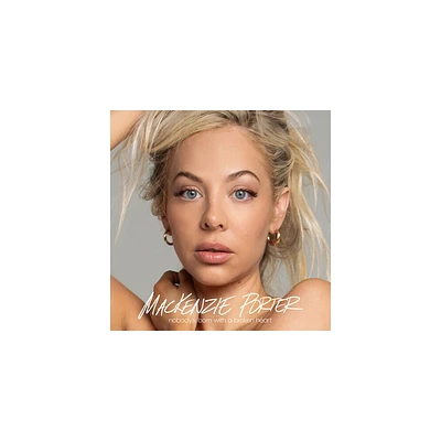 Mackenzie Porter - Nobodys Born with a Broken Heart (CD)