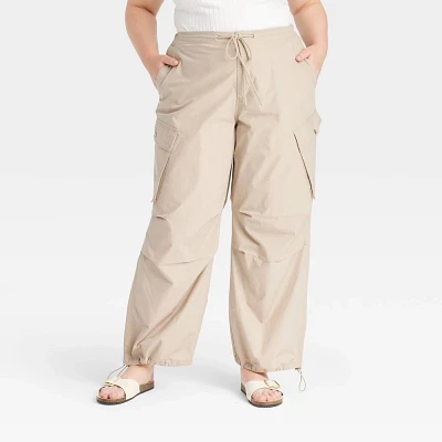 Womens Mid-Rise Straight Leg Cargo Pants