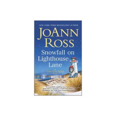 Snowfall on Lighthouse Lane - (Hqn) by JoAnn Ross (Paperback)