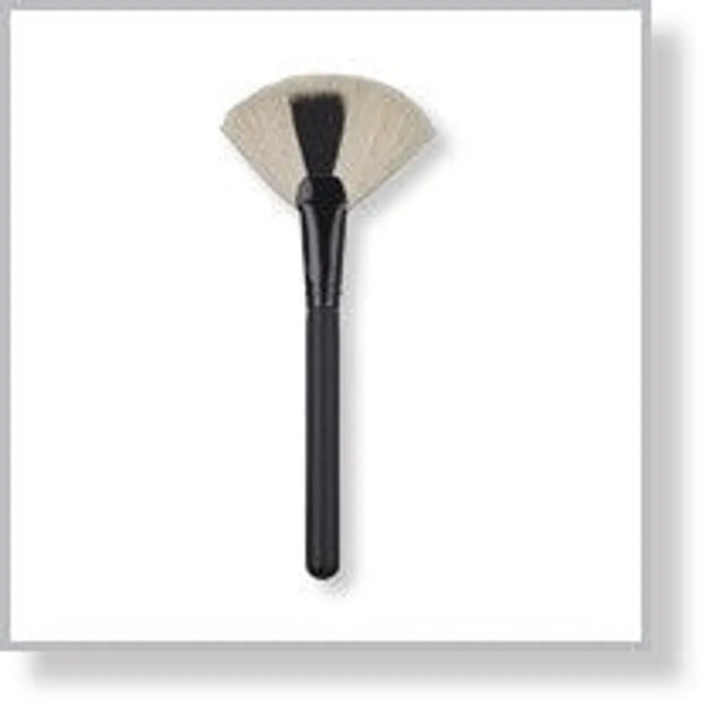 30336; Kabuki Fan Brush