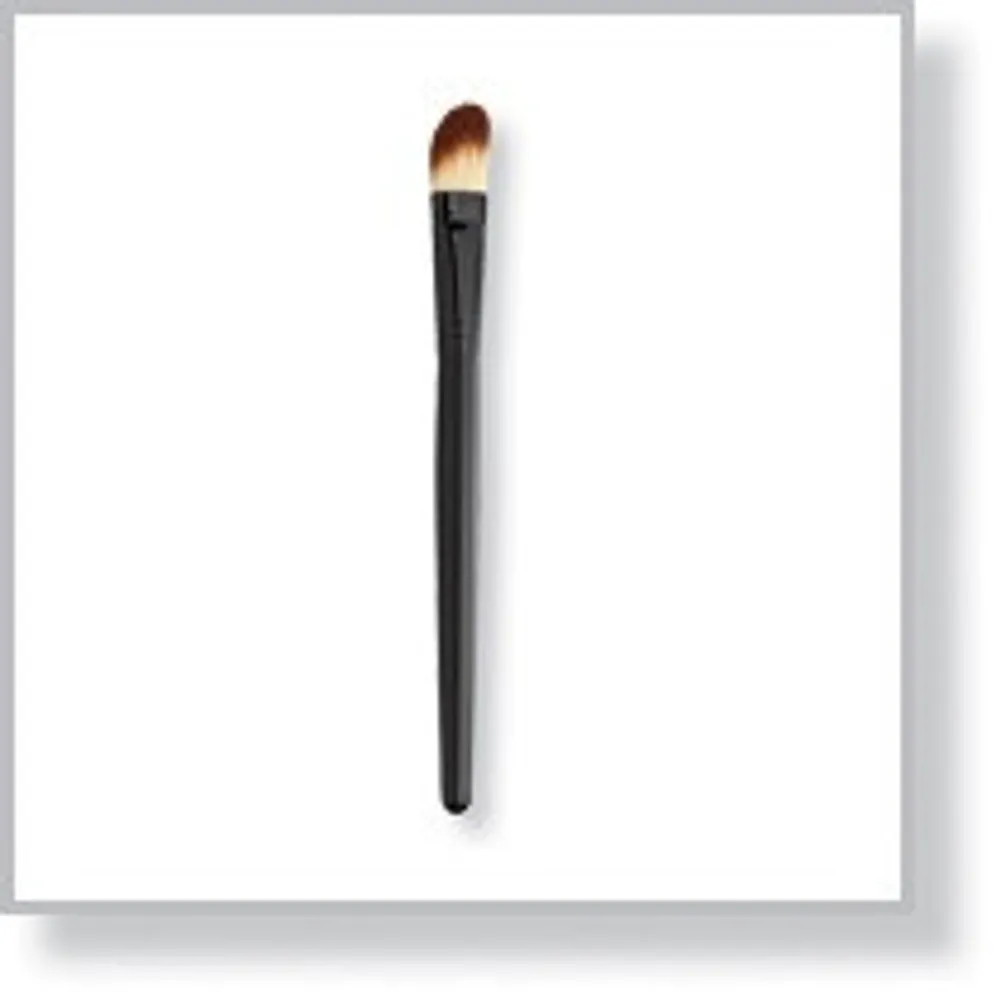 30326 Angled Foundation Brush