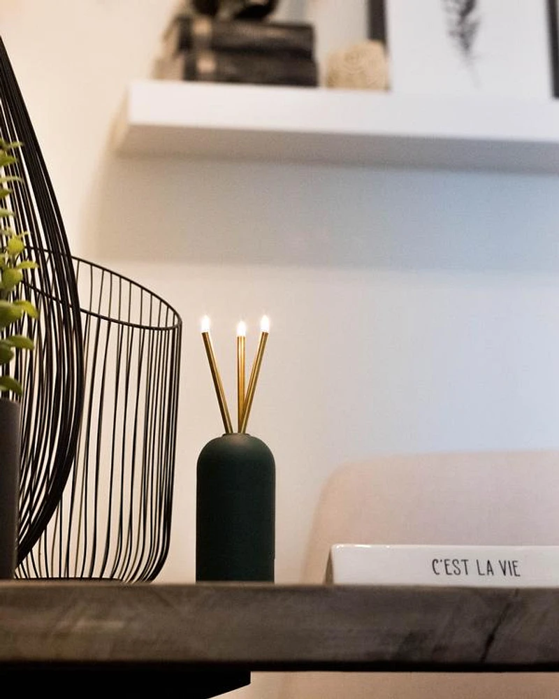 Wylie Black / Vase - Everlasting Candle Co