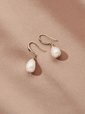 Olive & Piper Gold 'Prado' Pearl Drop Earrings