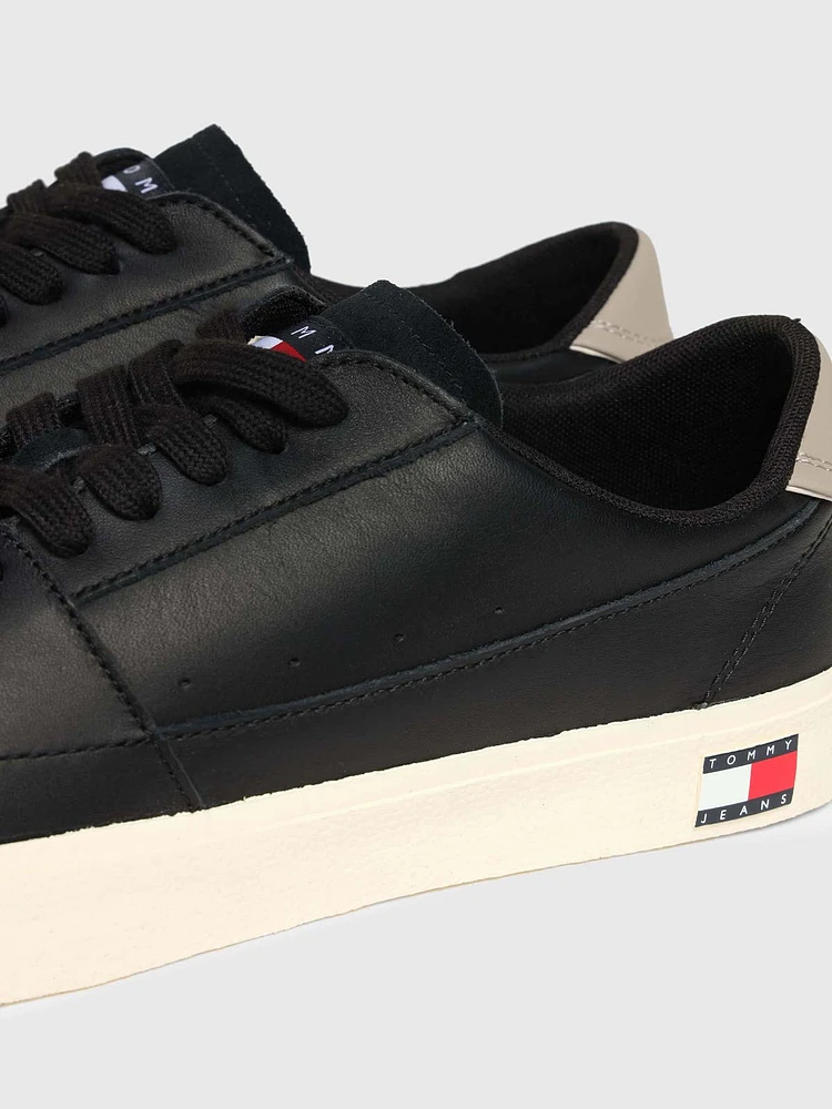 Tenis con cordones y parche essential de hombre Tommy Jeans