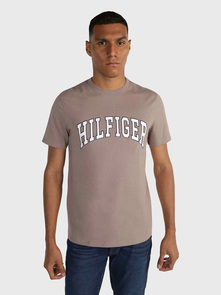 Playera logo bordado en relieve de hombre Tommy Hilfiger