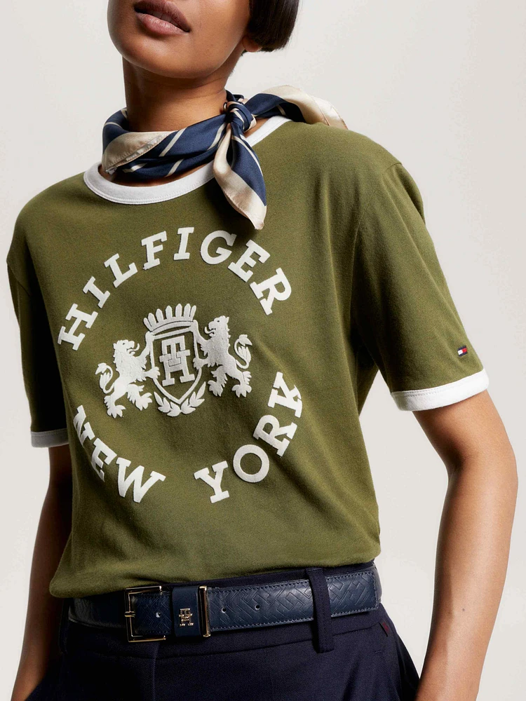 Playera con logo universitario aterciopelado de mujer Tommy Hilfiger