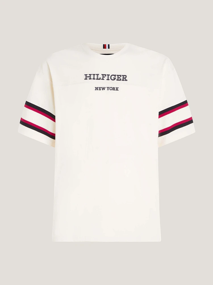 Playera con rayas en mangas y logo de hombre Tommy Hilfiger