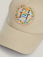 Gorra de cinco paneles con escudo de hombre