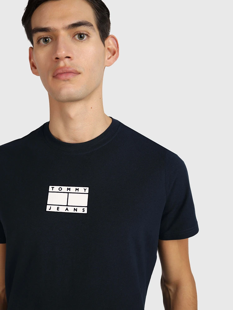 Playera con logo contrastante de hombre