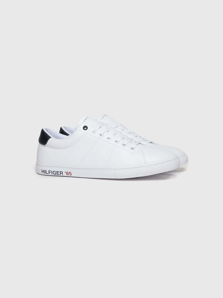 Tenis Tommy Hilfiger con pespuntes a tono de hombre