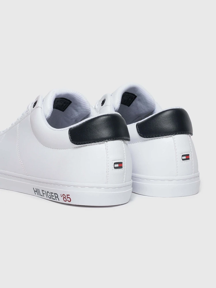 Tenis Tommy Hilfiger con pespuntes a tono de hombre