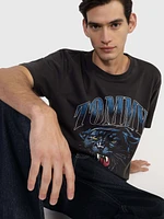 Playera universitaria con diseño de pantera hombre Tommy Jeans