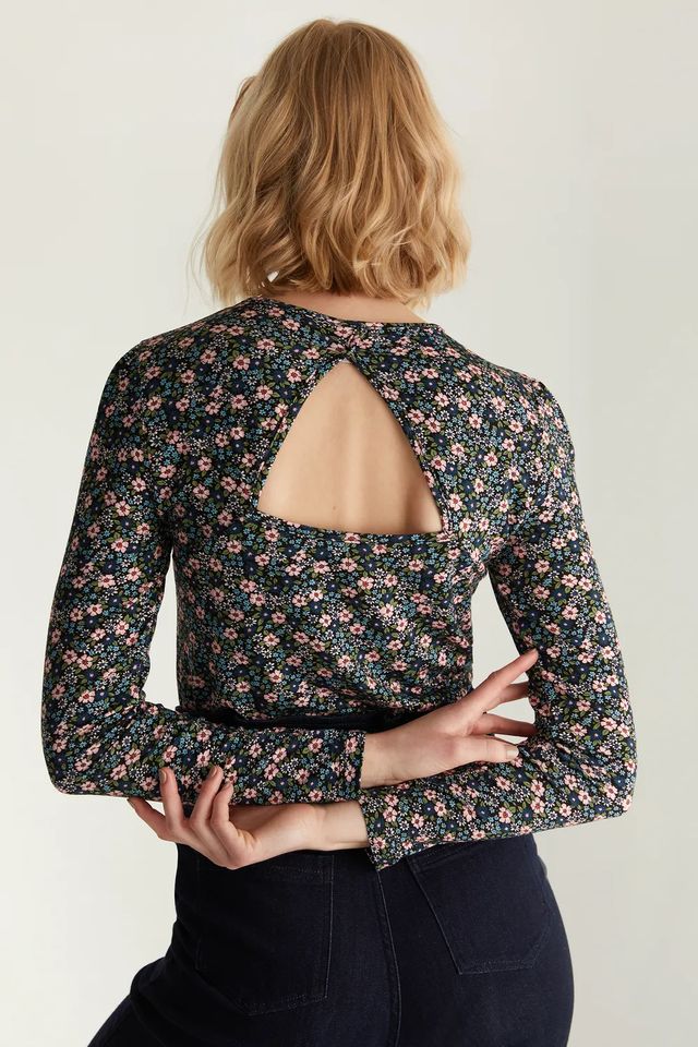 Floral Print Crew Neck Top With Back Opening