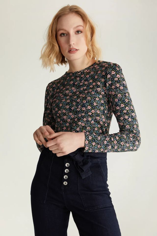 Floral Print Crew Neck Top With Back Opening