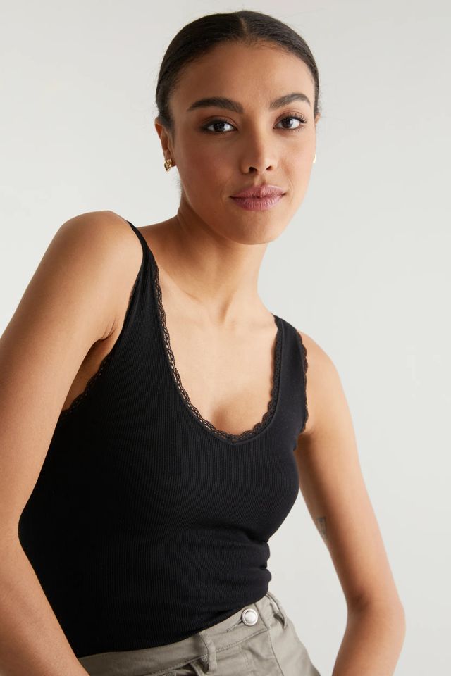 Seamless Camisole With Lace Detail