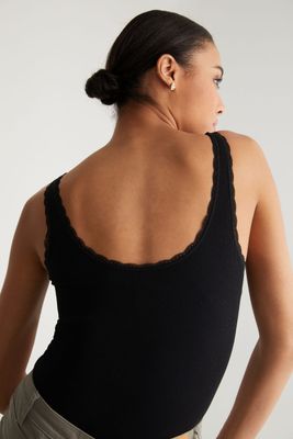 Seamless Camisole With Lace Detail
