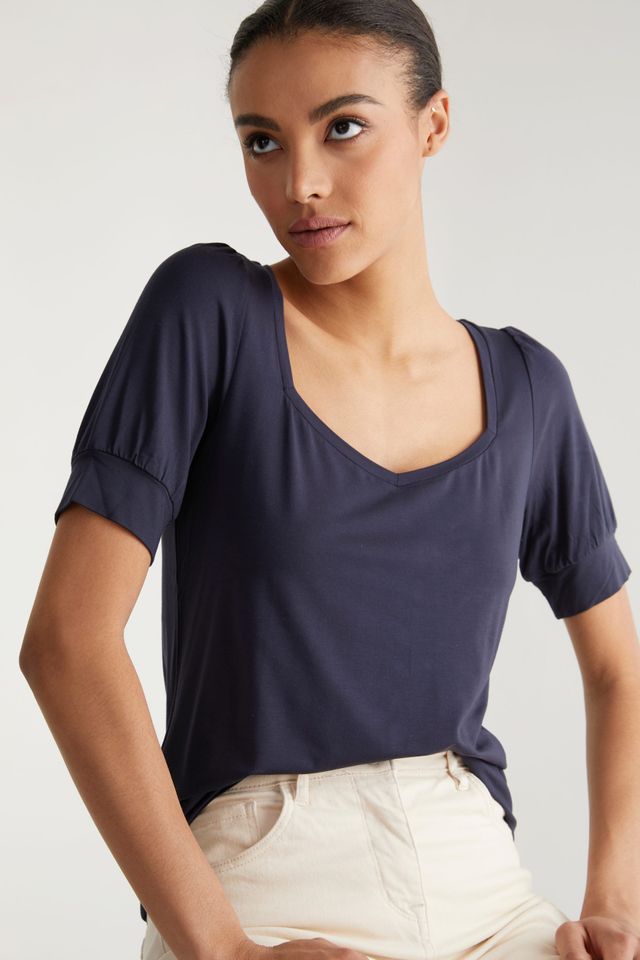 Sweetheart Neckline T-shirt With Puffy Sleeve