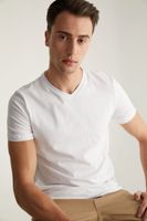 Basic V-neck T-shirt