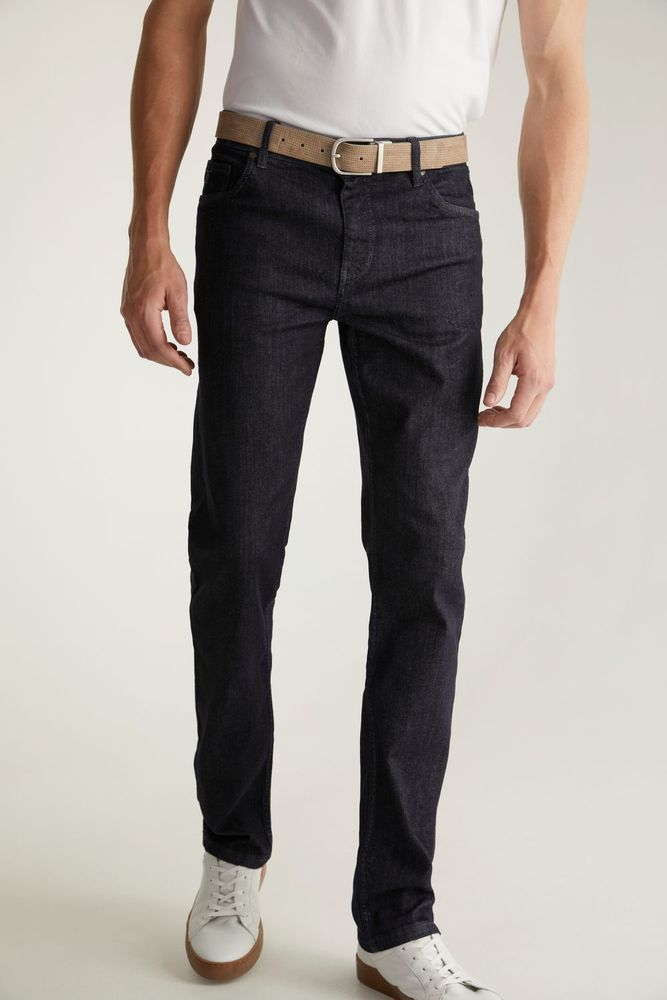 Modern Fit Five-Pocket Stretch Jeans