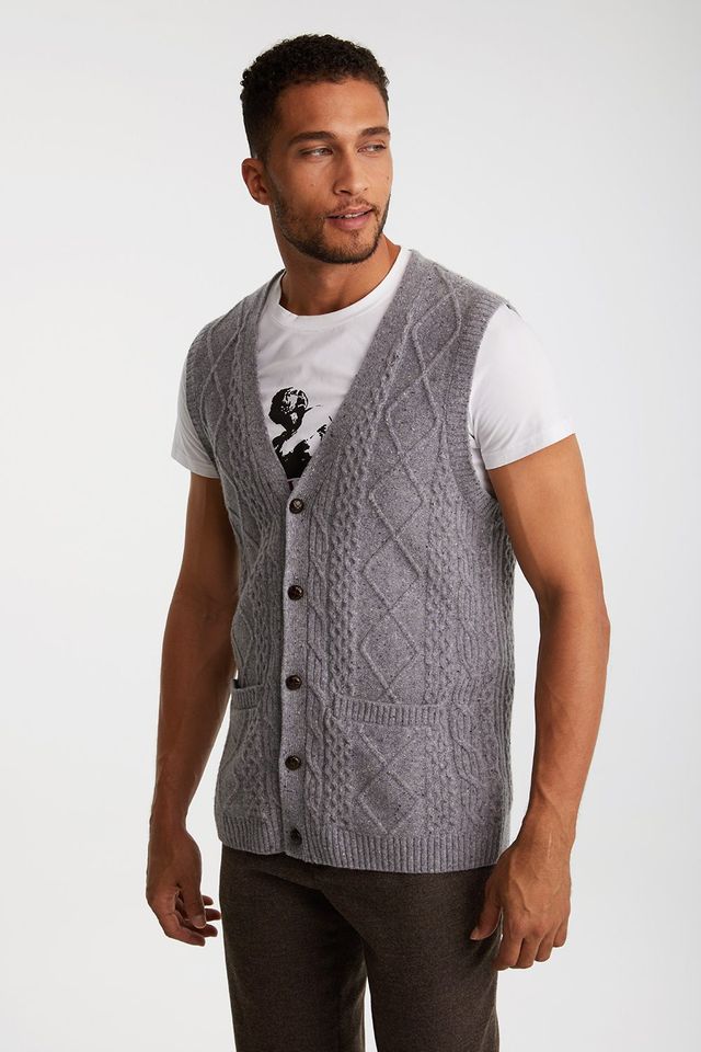 Cable Sleeveless Vest