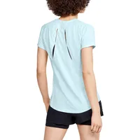 Playera Manga Corta UA Qualifier Iso-Chill Embossed para Mujer