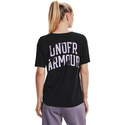 Playera Manga Corta UA IWD Graphic para Mujer