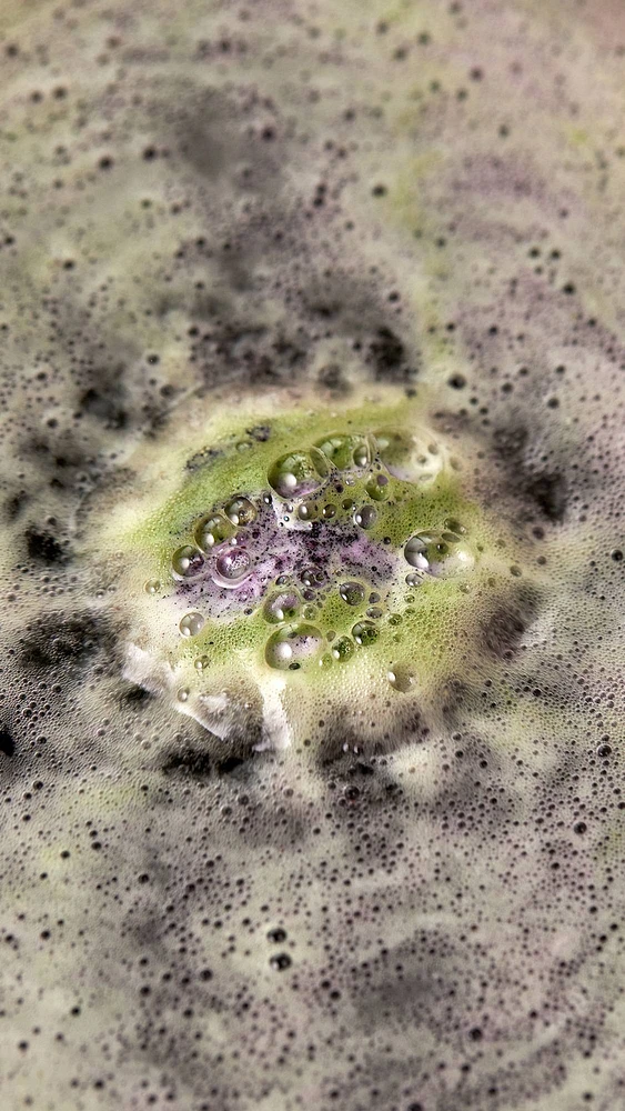 Bombe pour le bain Blueberry Matcha Oat Latte