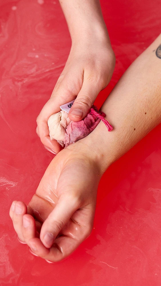 Softening Marshmallow And Rose Cataplasm Bath Bomb