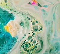 Golden Wonder Bath Bomb