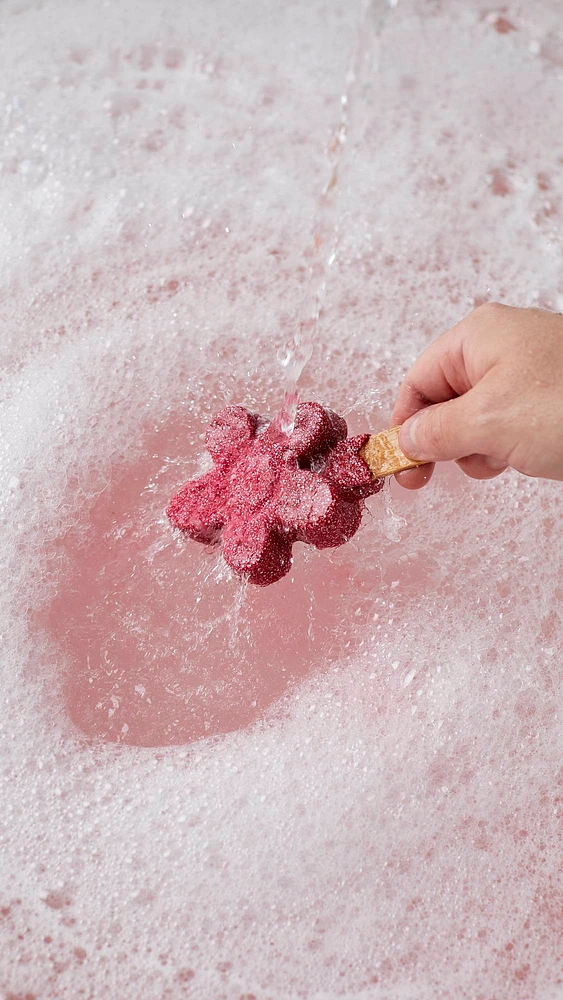 Loves Me, Loves Me Not Reusable Bubble Bar