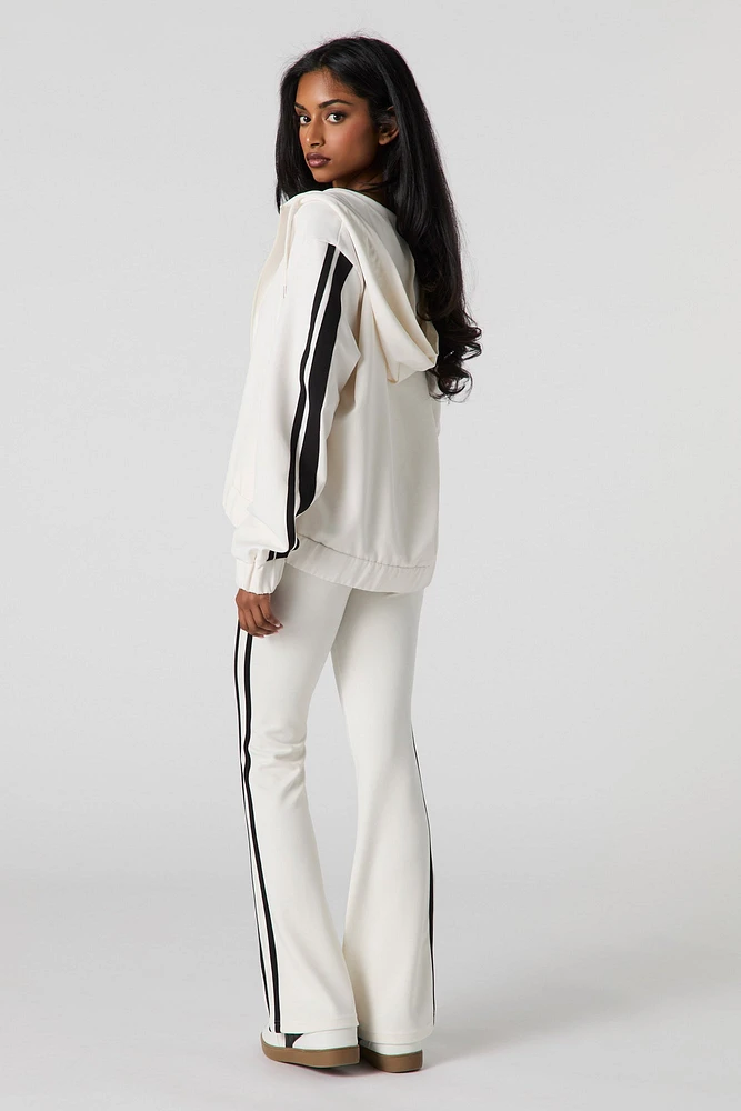 Pantalon Active à jambe évasée avec rayures latérales