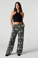 Pantalon cargo camouflage à jambe droite