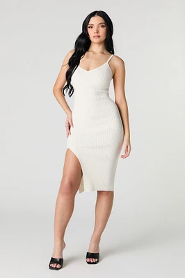 Robe midi en tricot côtelé avec encolure V et fente