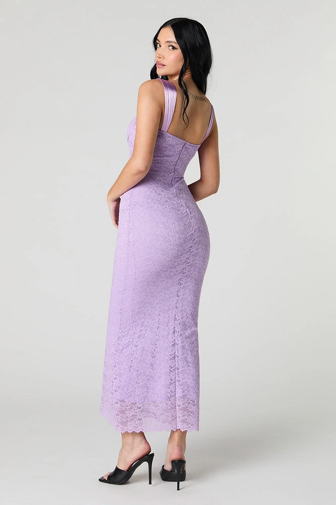 Robe maxi en dentelle avec décolleté coeur