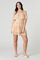 Minirobe volantée en chiffon avec épaules dénudées