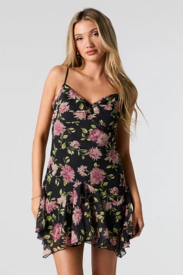 Minirobe asymétrique en chiffon fleuri