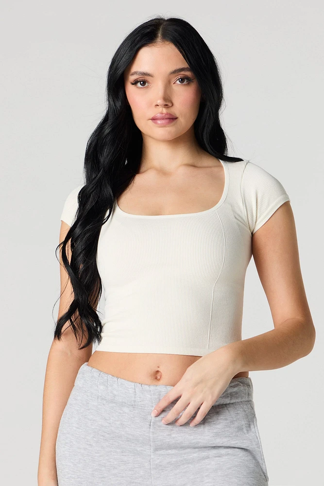 T-shirt ultracourt côtelé sans couture avec encolure carrée