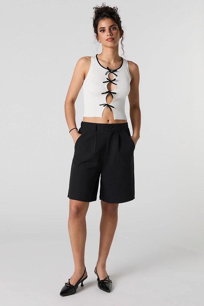 Camisole en tricot côtelé avec découpe et boucle