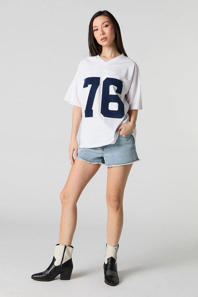 T-shirt à imprimé 76 avec encolure en V