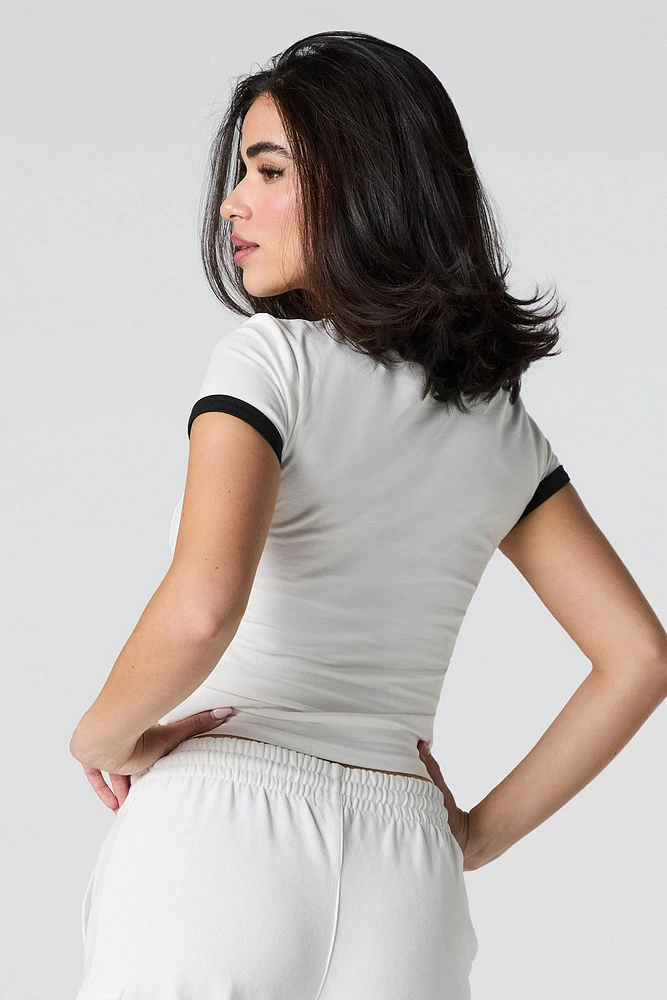 T-shirt ultracourt avec motif brodé et liséré contrastant