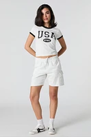 T-shirt ultracourt avec motif brodé et liséré contrastant